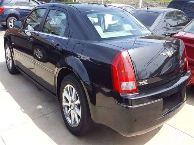 2007 Chrysler 300 Touring 4dr Sedan